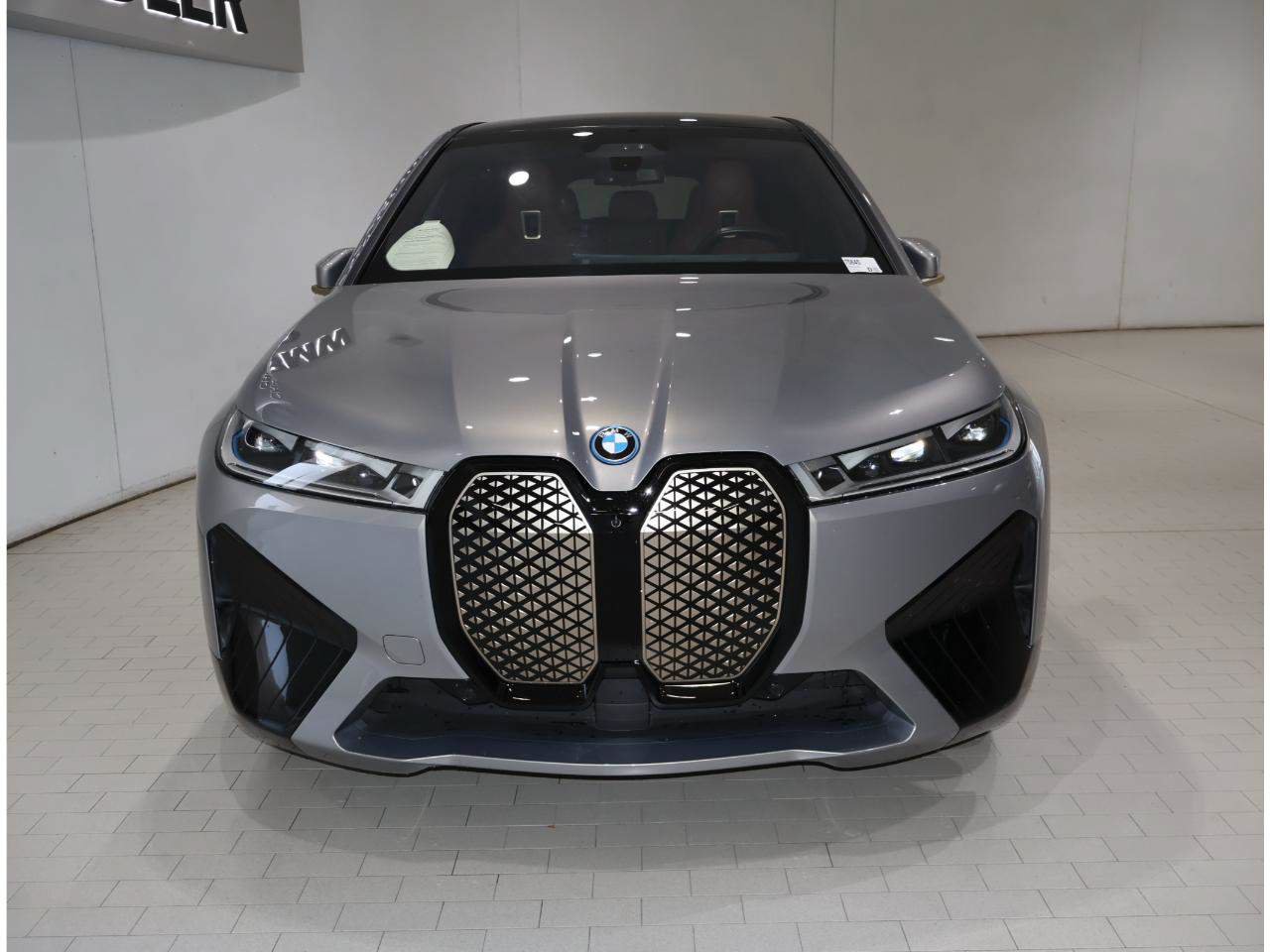 Certified 2024 BMW iX xDrive50 w/ Premium Package AWD/4WD image 8