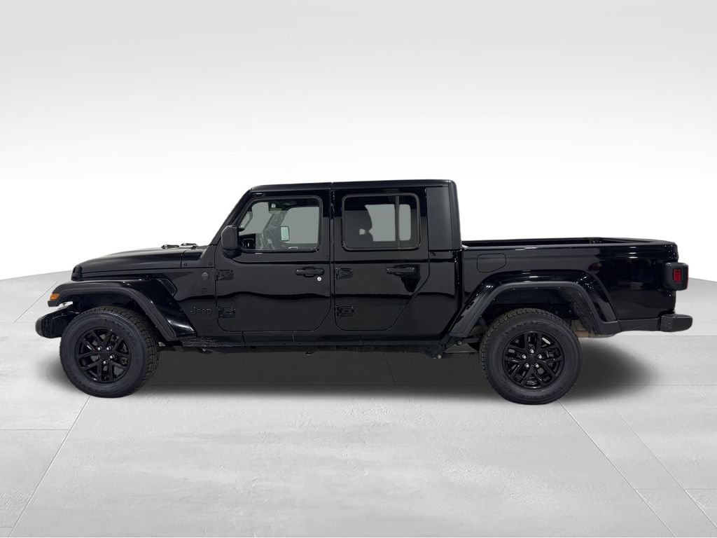 Used 2023 Jeep Gladiator Sport AWD/4WD image 12