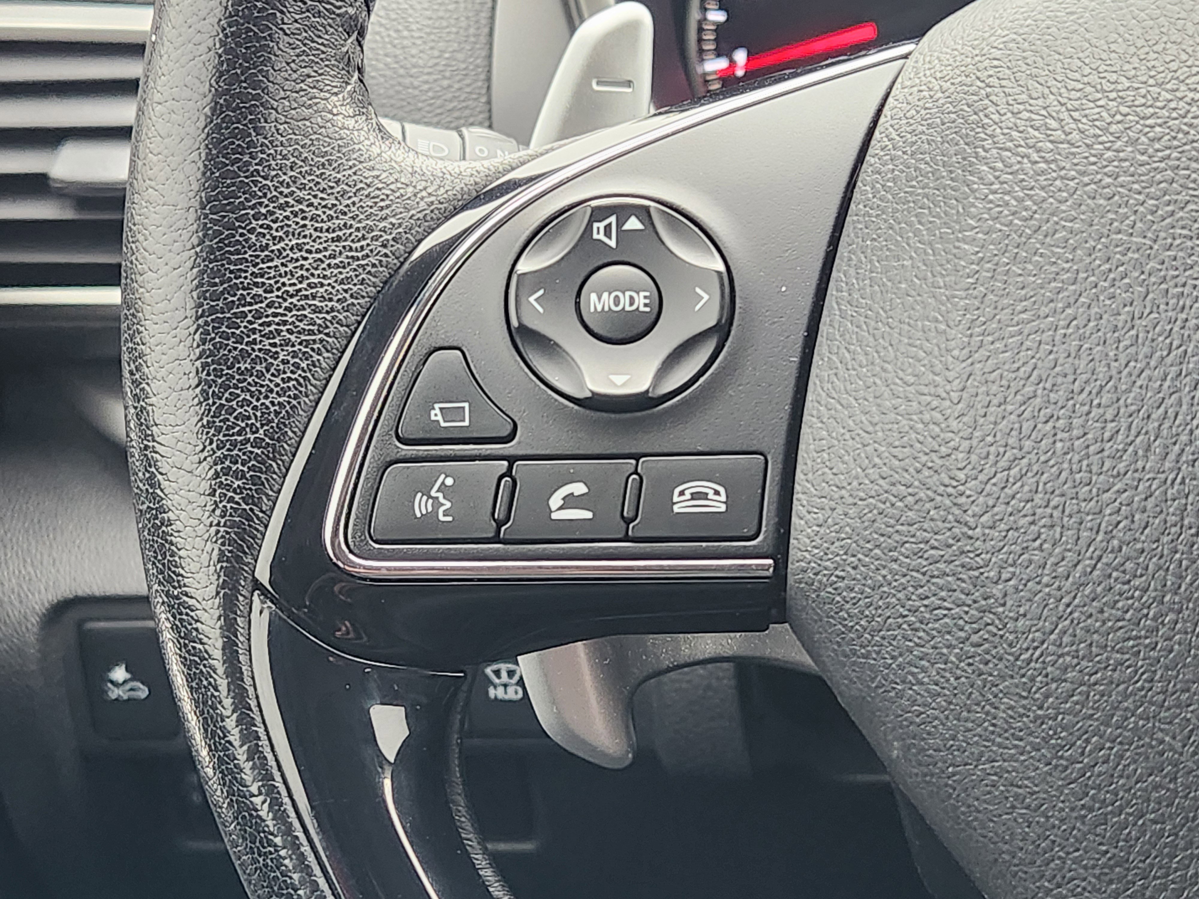 Used 2018 Mitsubishi Eclipse Cross SEL image 28