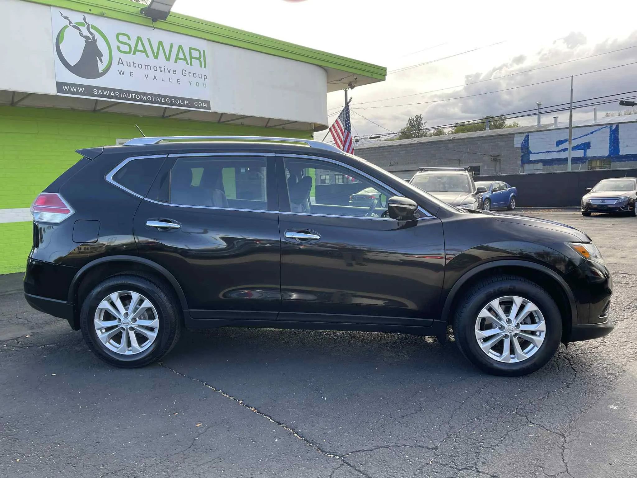 Used 2015 Nissan Rogue SV w/ SV Premium Package image 8