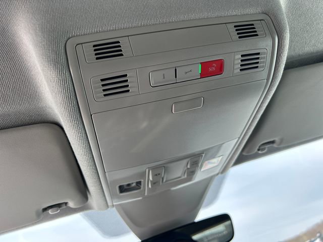 Used 2023 Volkswagen Tiguan SE image 24