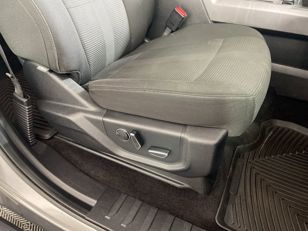 Used 2015 Ford F150 XLT w/ Equipment Group 302A Luxury image 24