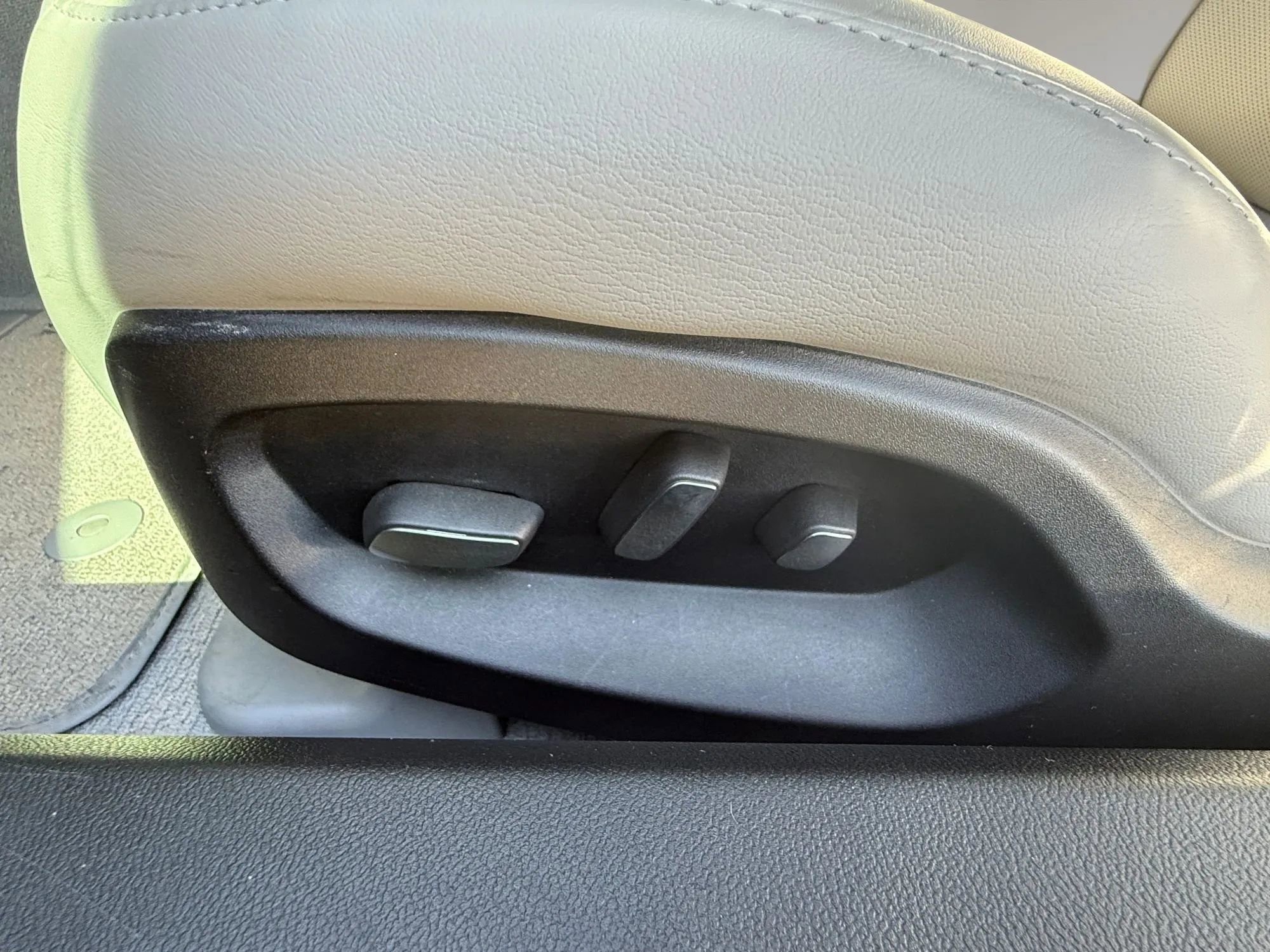 Used 2015 Chevrolet Corvette Stingray Coupe w/ 2LT Preferred Equipment Group image 13