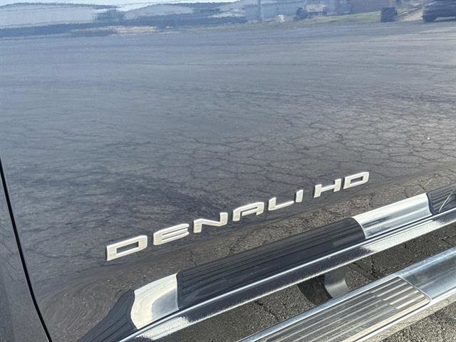 Used 2021 GMC Sierra 2500 Denali w/ Denali Ultimate Package image 12