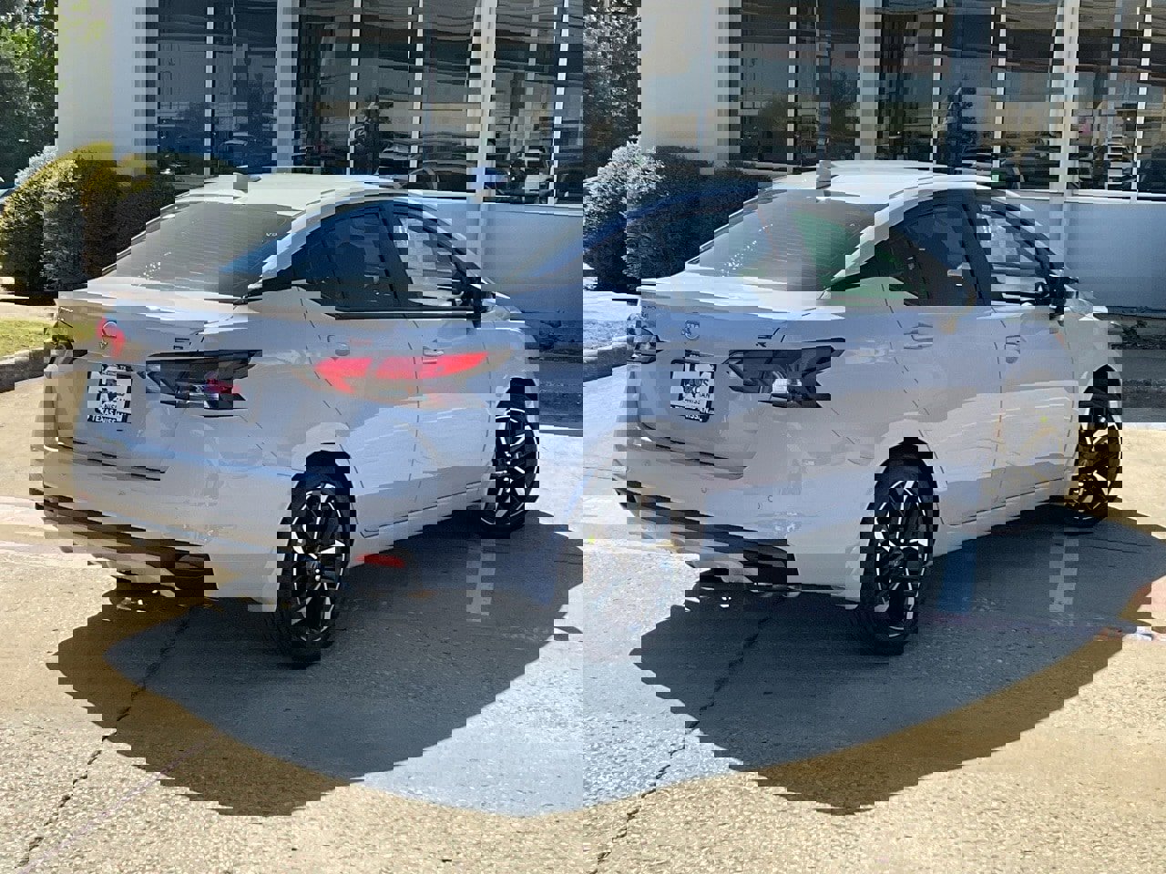 New 2025 Nissan Versa SR w/ Trunk Package image 5