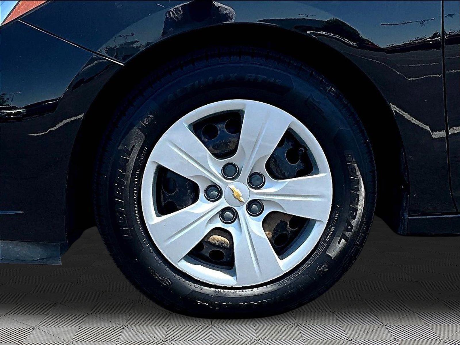 Used 2018 Chevrolet Cruze LS FWD image 30