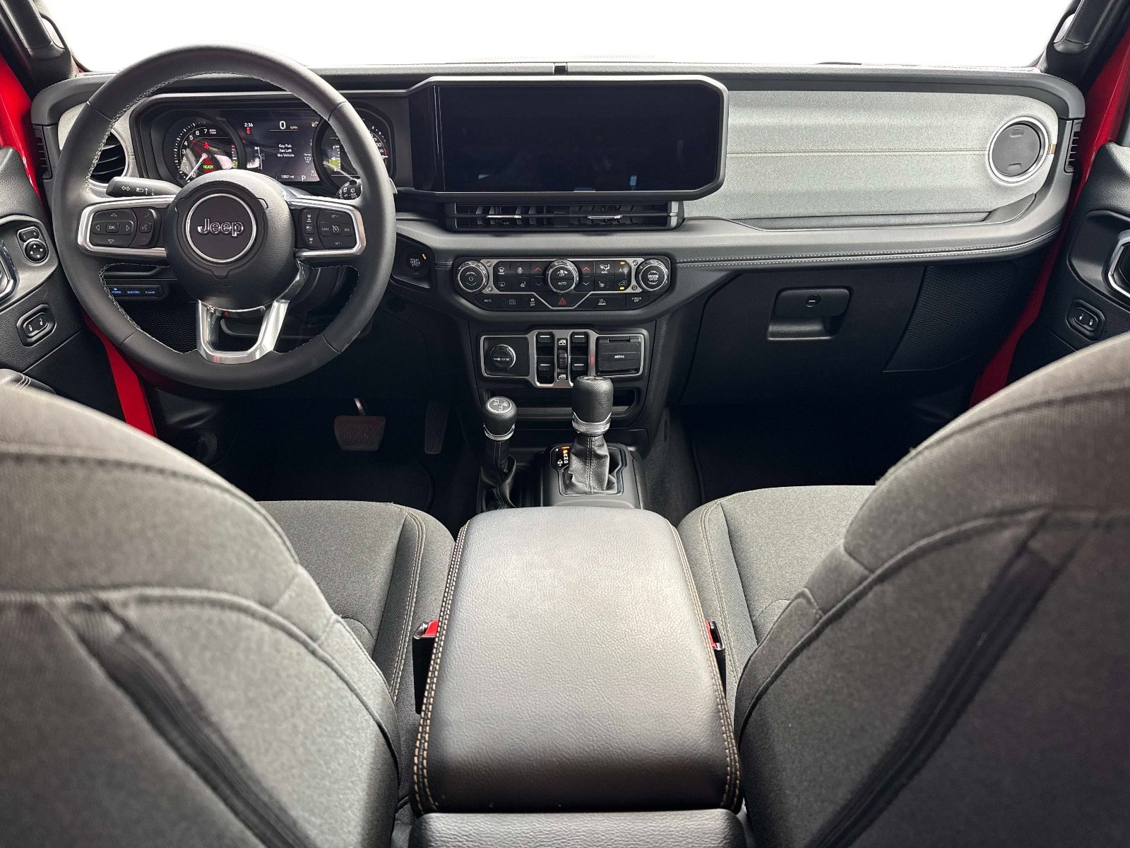 Used 2025 Jeep Wrangler Unlimited Sahara image 14