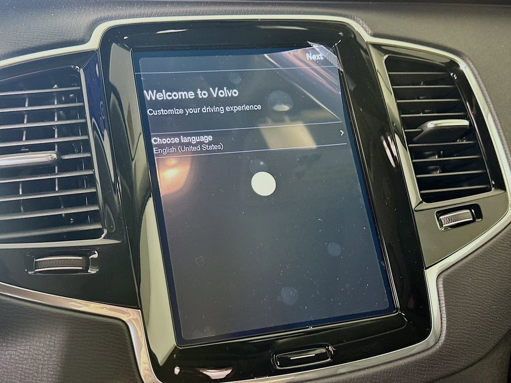 Used 2025 Volvo XC90 T8 Plus w/ Protection Package Premier image 13