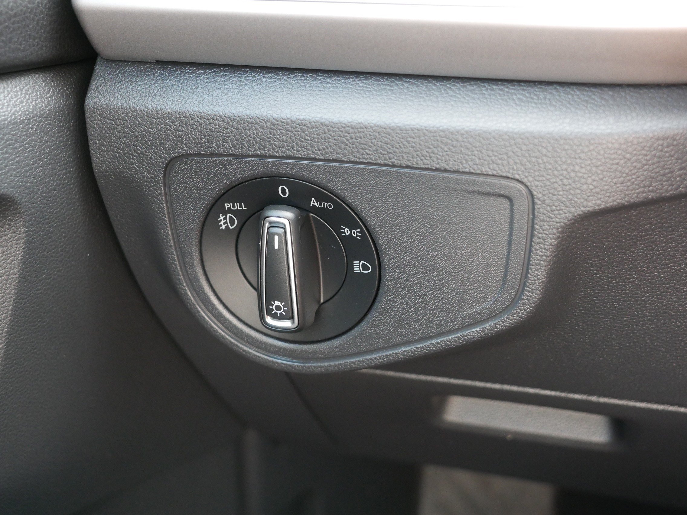 Used 2019 Volkswagen Atlas SEL AWD/4WD image 26