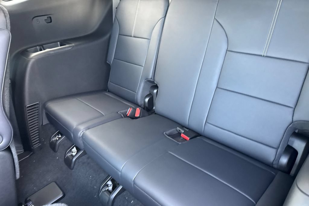 New 2027 GMC Acadia Elevation w/ Black Edition AWD/4WD image 16