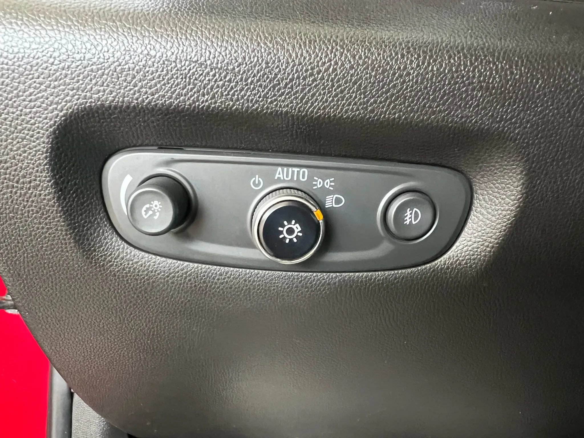 Used 2021 Chevrolet Traverse LT image 12