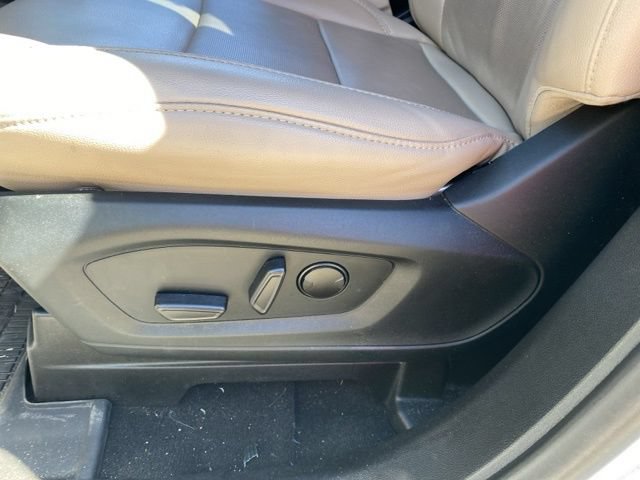 Used 2021 Ford Explorer Limited w/ Equipment Group 301A AWD/4WD image 24