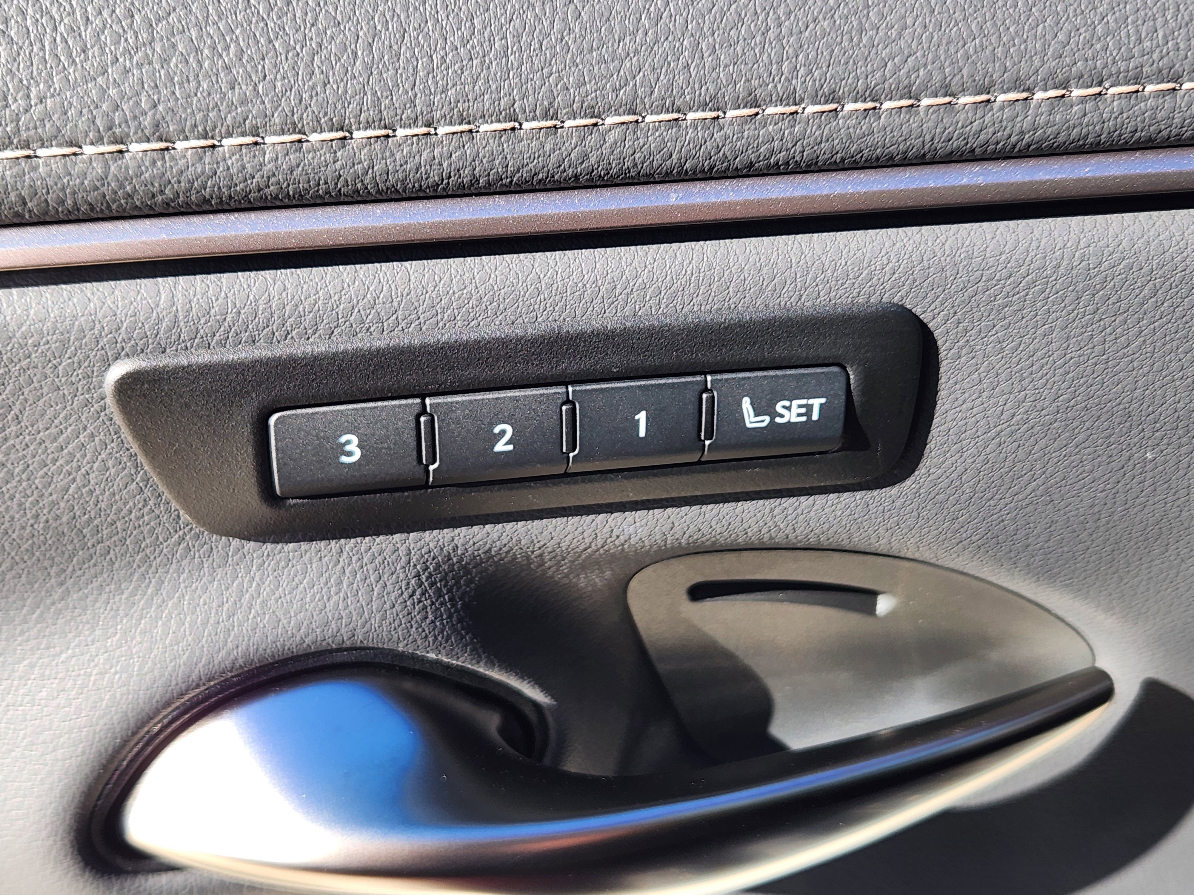 New 2025 Lexus ES 350 w/ Premium Package image 18