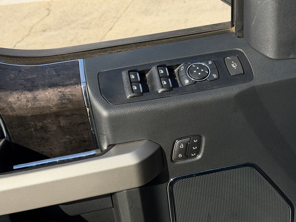 Used 2022 Ford F250 Lariat w/ Black Appearance Package image 15