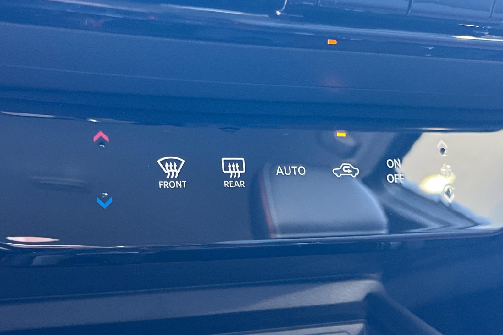 New 2027 Nissan Kicks SR FWD image 17