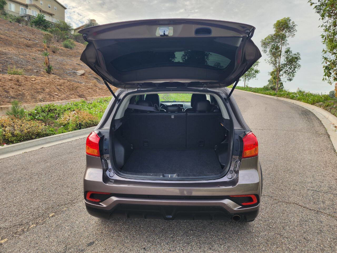 Used 2018 Mitsubishi Outlander Sport SEL image 5