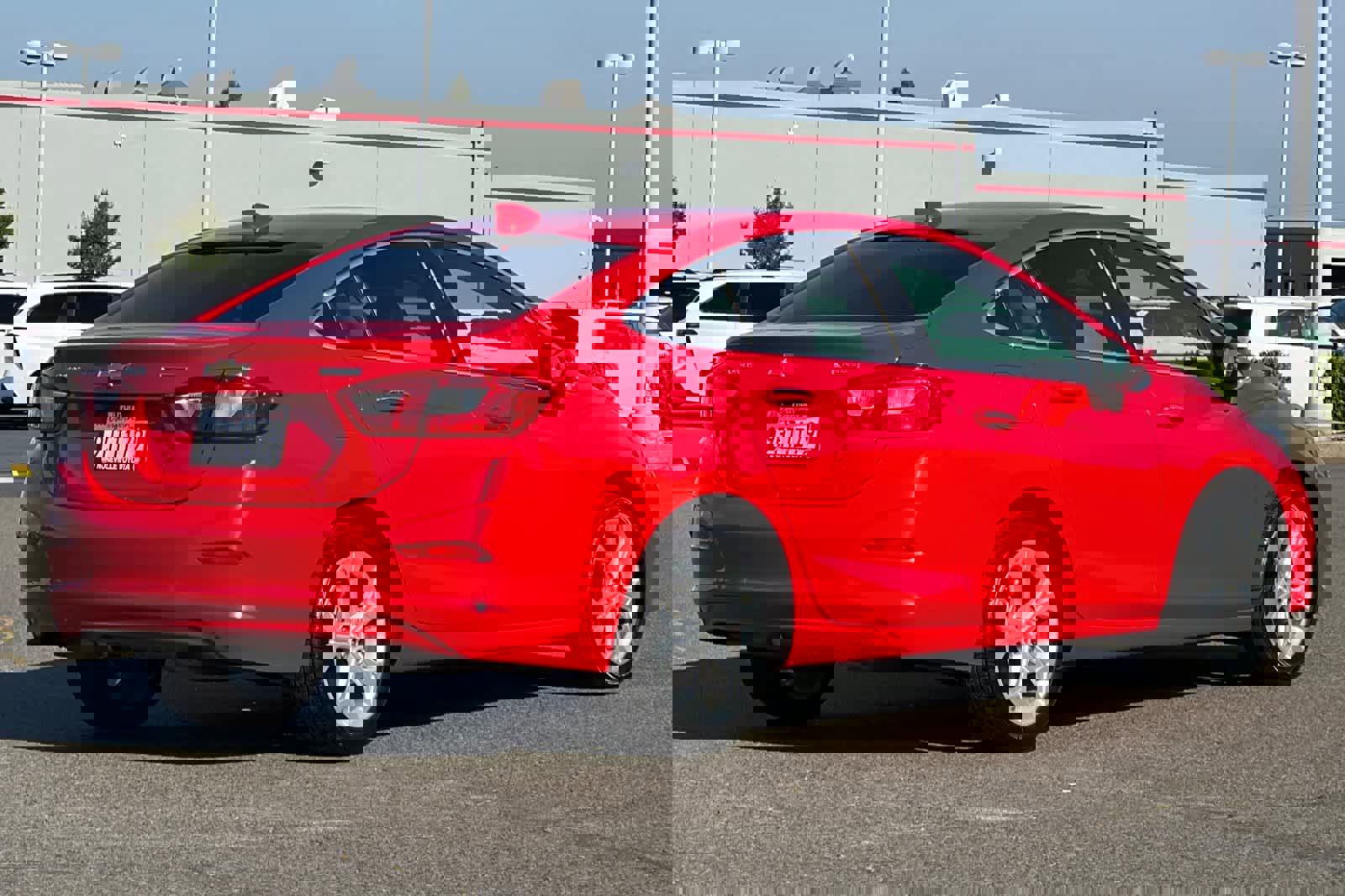 Used 2018 Chevrolet Cruze Premier FWD image 2