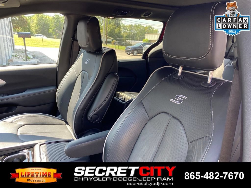 Used 2025 Chrysler Pacifica Limited FWD image 12