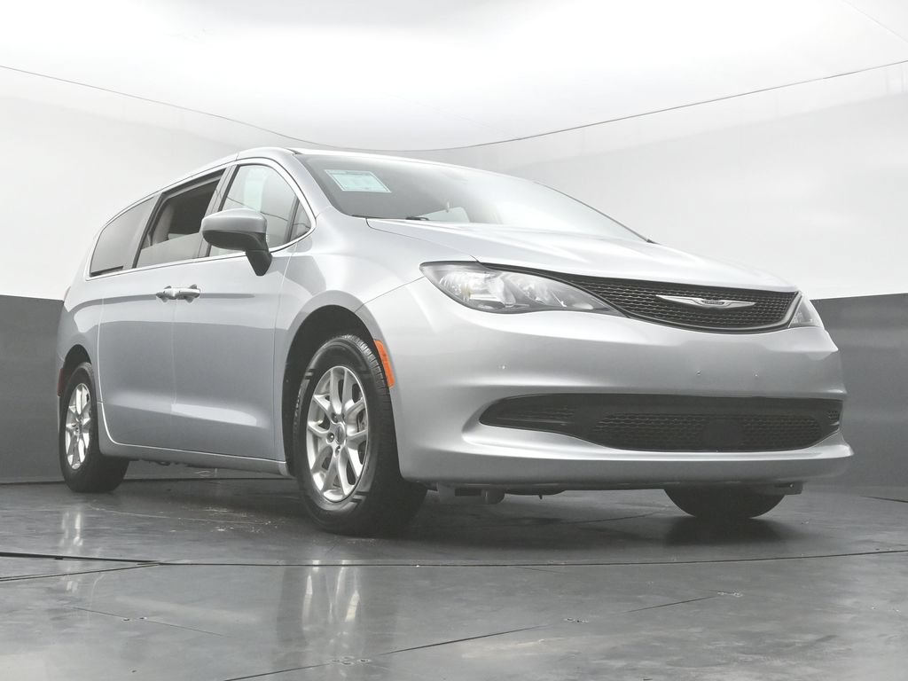 Used 2022 Chrysler Voyager LX FWD image 48