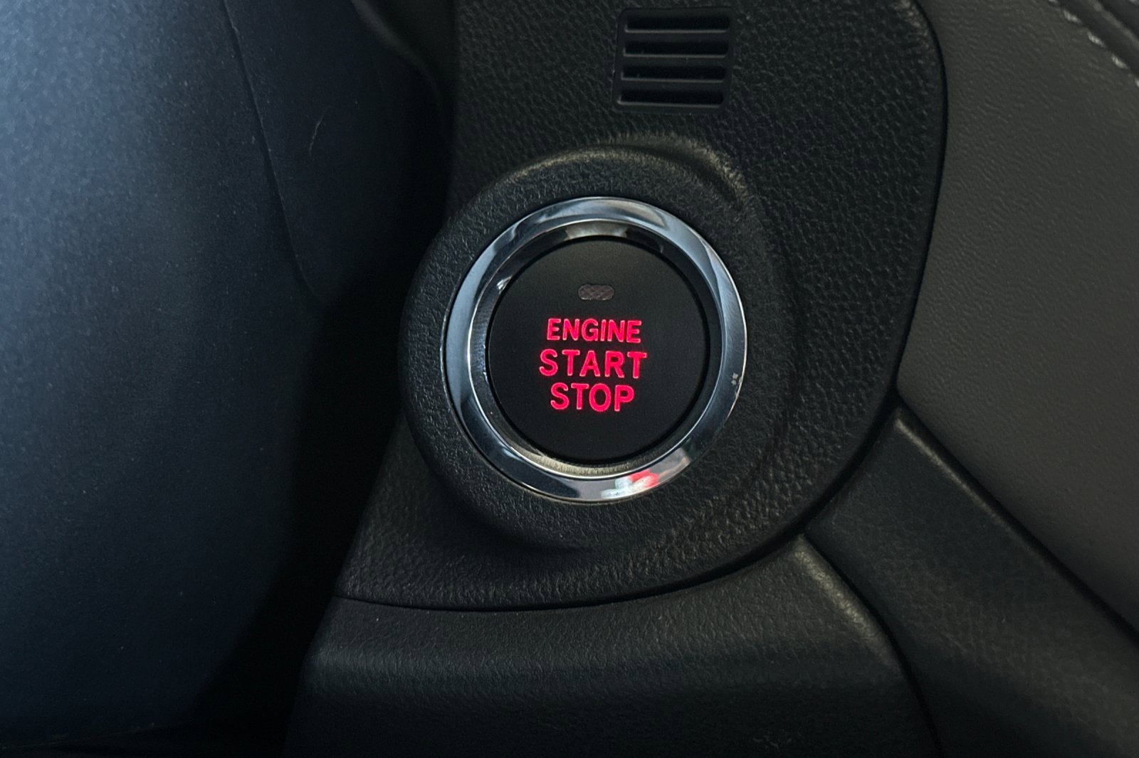 Certified 2025 Subaru Outback Onyx Edition XT image 23