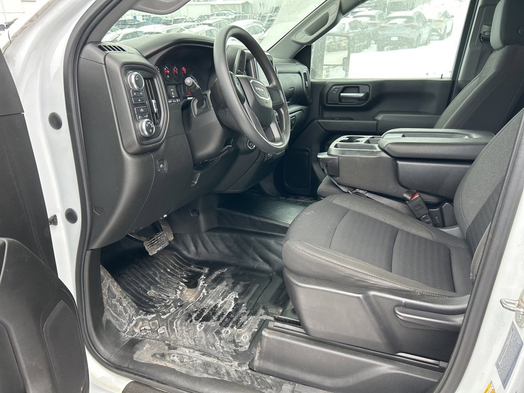 Used 2024 GMC Sierra 2500 Pro w/ Convenience Package image 6