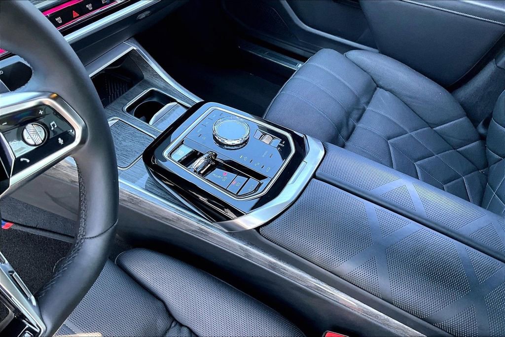 Used 2024 BMW 740i RWD image 17