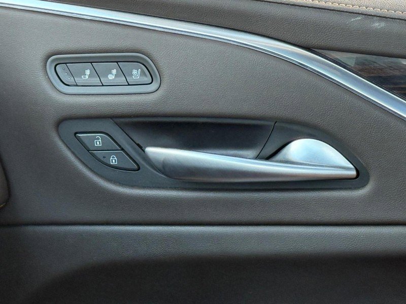 Used 2023 Cadillac Escalade Premium Luxury image 23