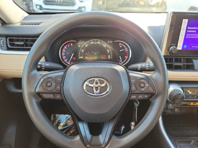 Used 2023 Toyota RAV4 LE FWD image 14