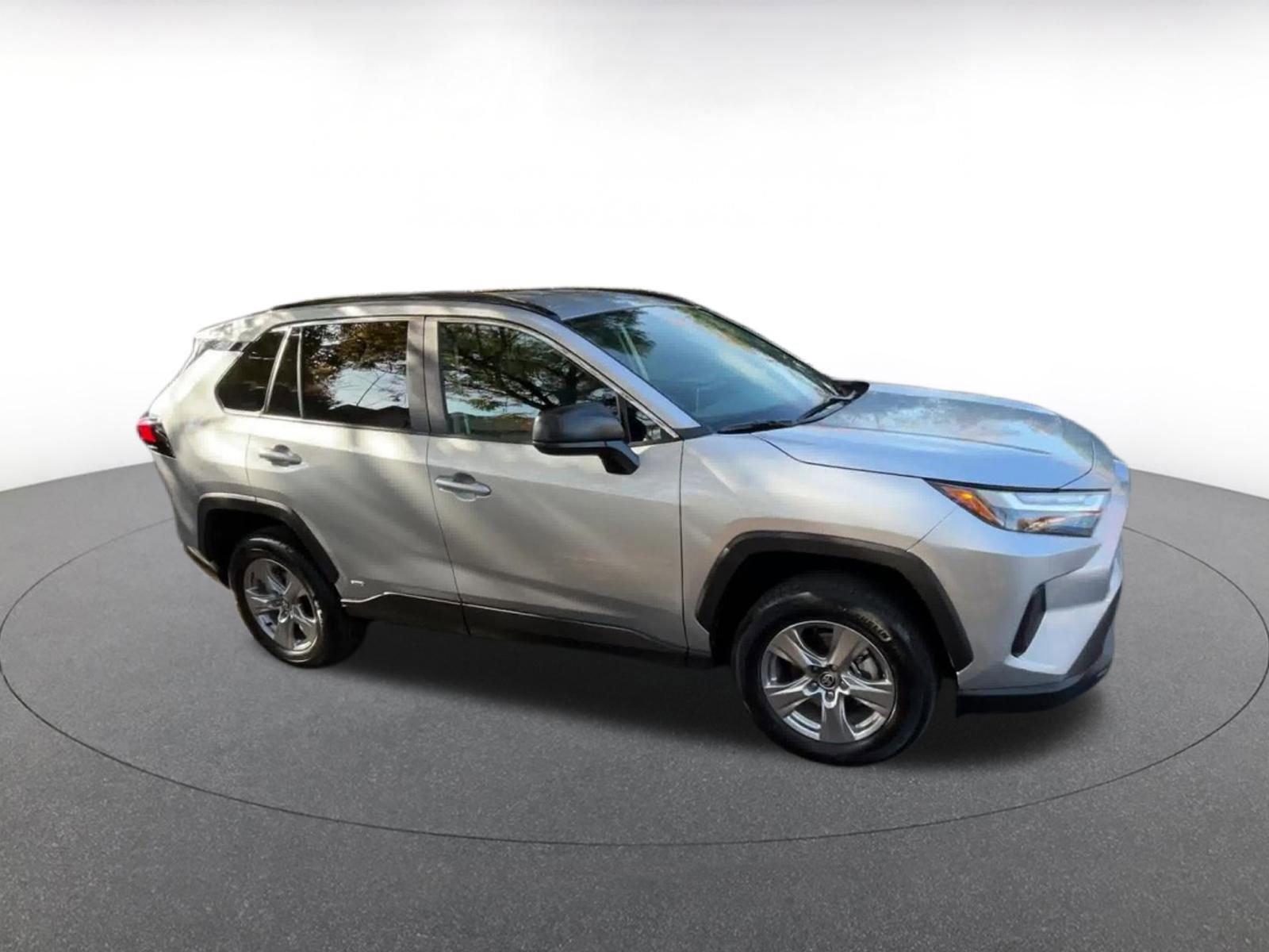 Used 2025 Toyota RAV4 LE video 2