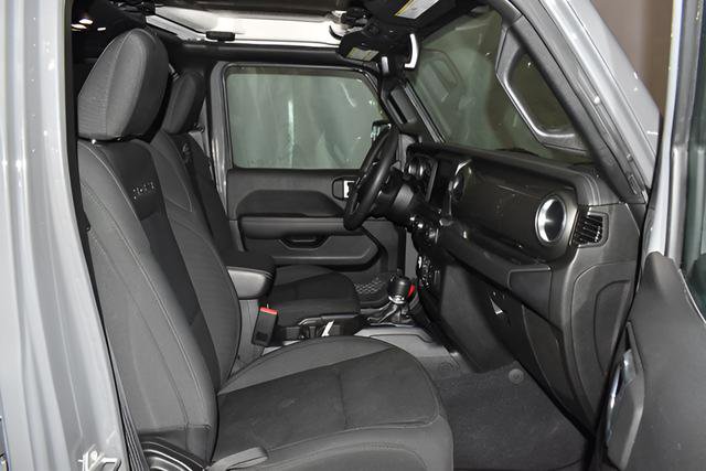 Used 2023 Jeep Wrangler Unlimited Sahara AWD/4WD image 25