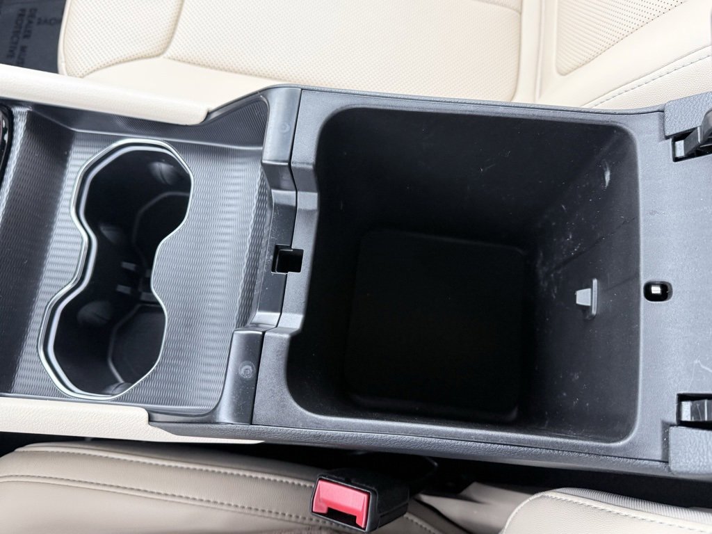 Used 2024 Jeep Grand Cherokee Limited w/ Luxury Tech Group II image 17