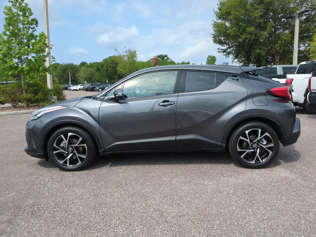 Certified 2020 Toyota C-HR XLE FWD image 3