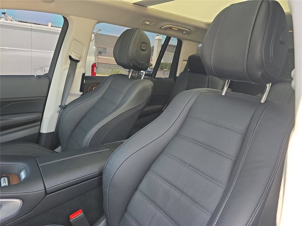 Used 2026 Mercedes-Benz GLS 450 4MATIC image 21