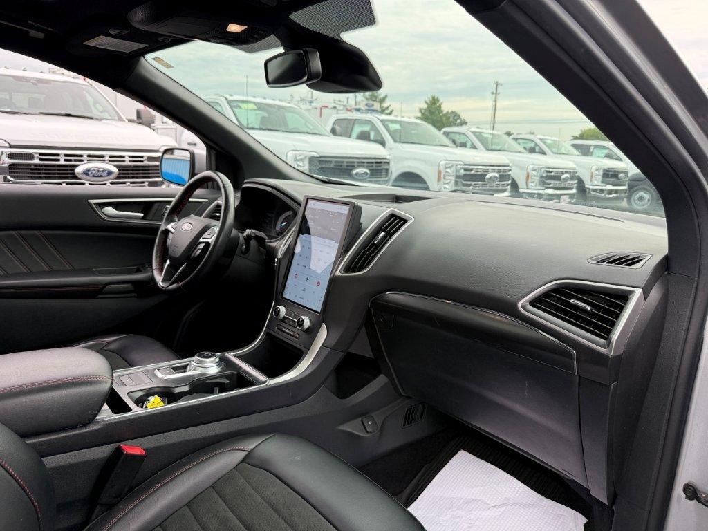 Used 2023 Ford Edge ST-Line AWD/4WD image 23