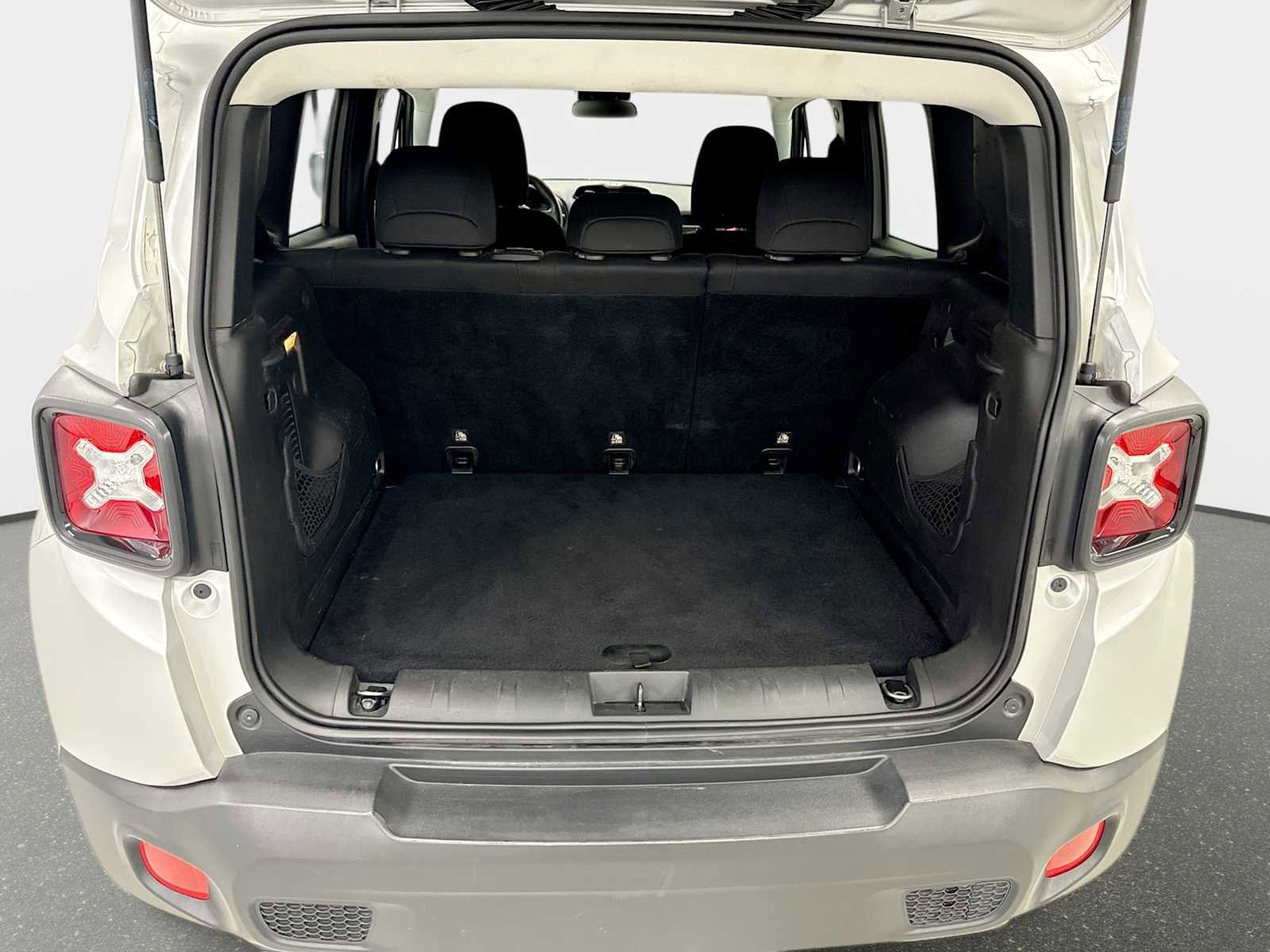 Used 2018 Jeep Renegade Sport w/ Power & Air Group image 25