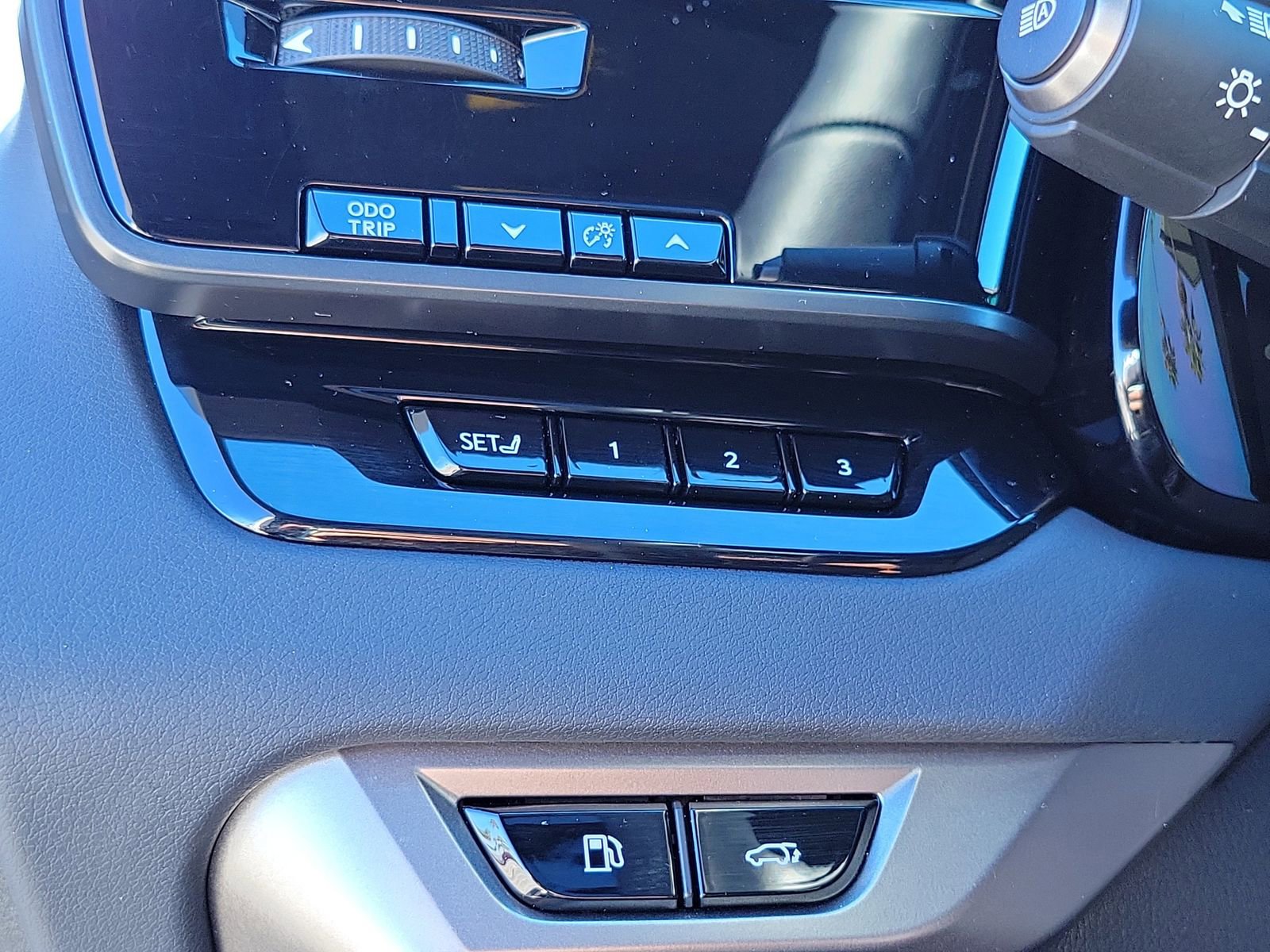 Used 2025 Lexus RX 350 Premium w/ Accessory Package (K3) image 30