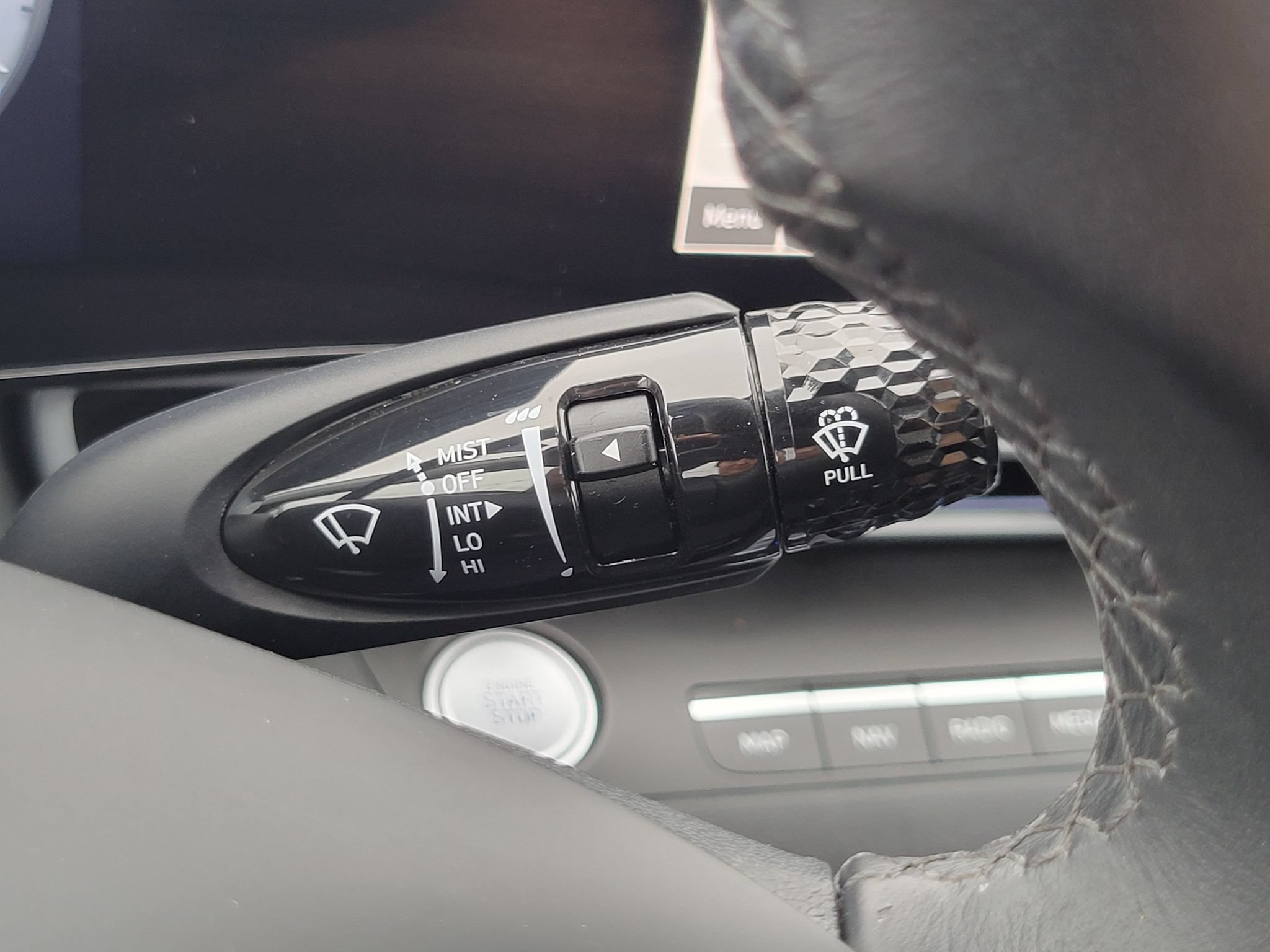 Used 2025 Hyundai Elantra Limited FWD image 19