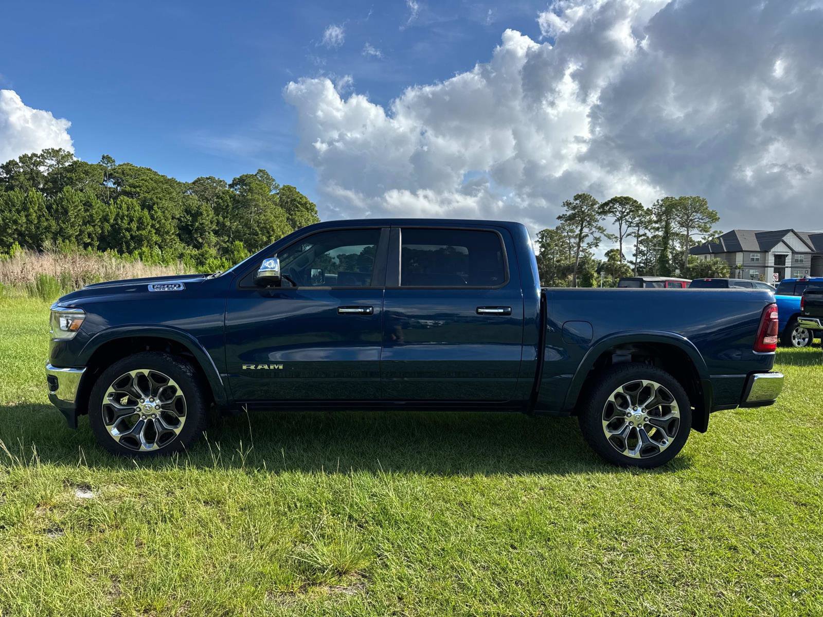 Used 2019 RAM 1500 Laramie AWD/4WD image 6