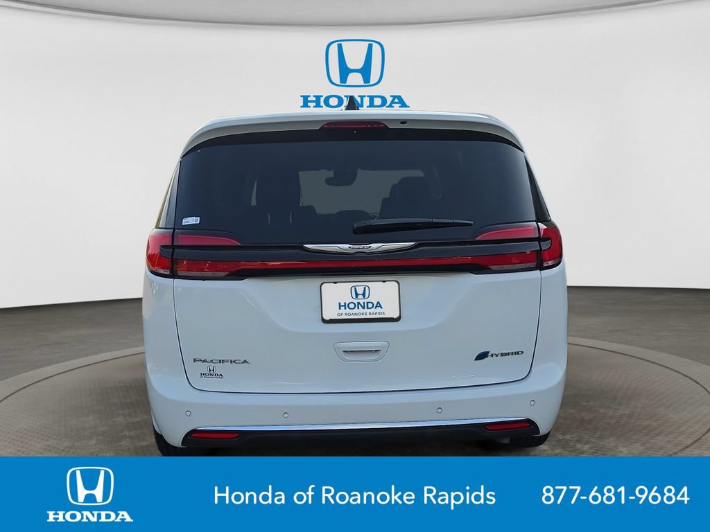 Used 2023 Chrysler Pacifica Limited FWD image 4