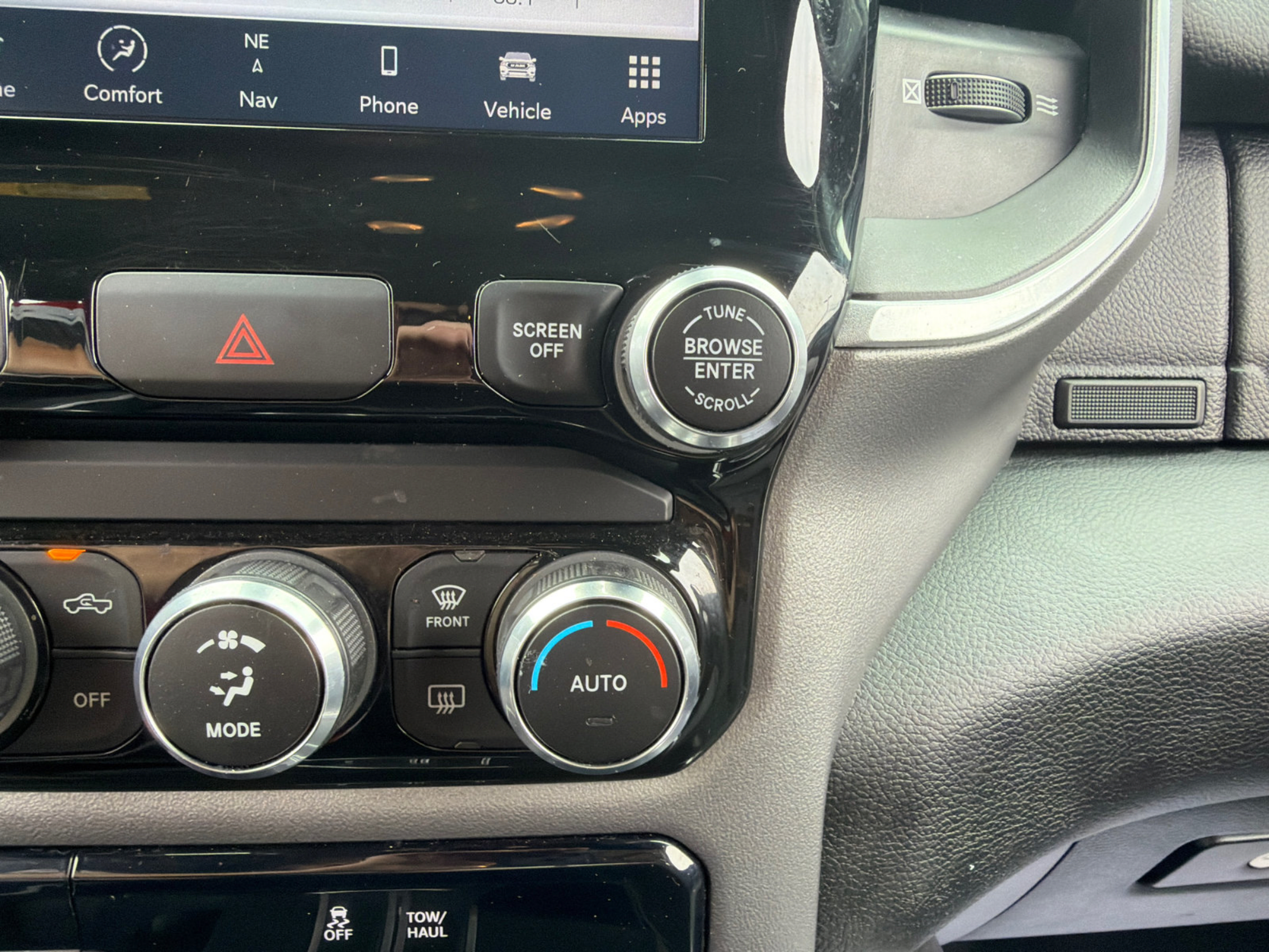 Used 2022 RAM 1500 Big Horn AWD/4WD image 28