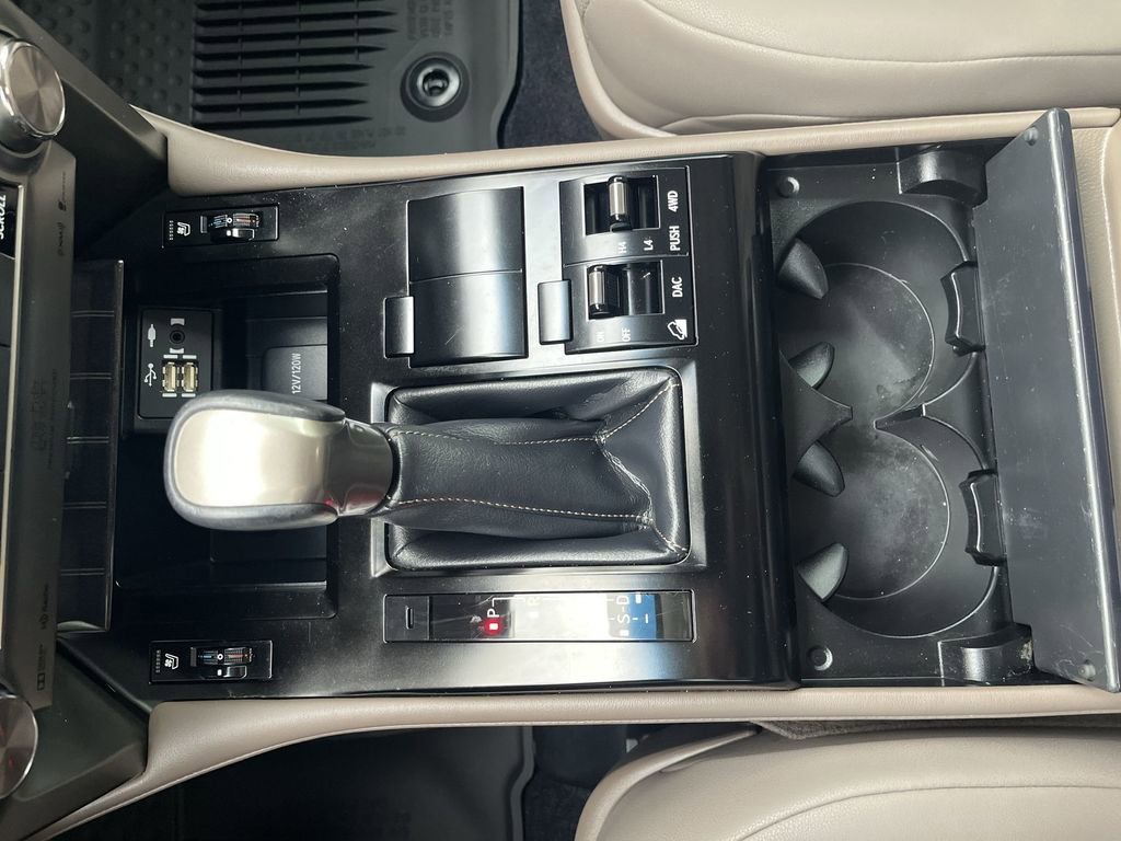 Used 2021 Lexus GX 460 Premium w/ Accessory Package image 20