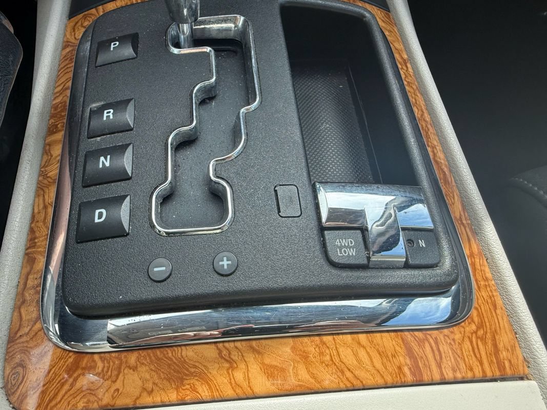 Used 2009 Jeep Grand Cherokee Limited w/ Trailer Tow Group IV AWD/4WD image 23