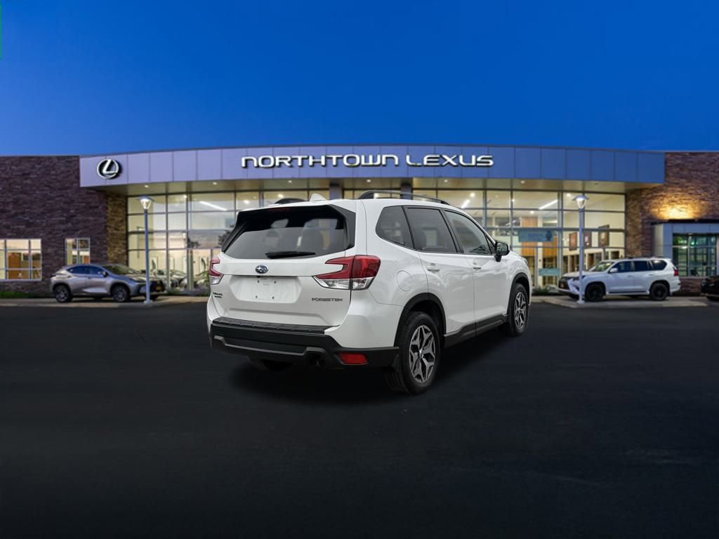 Used 2021 Subaru Forester Premium image 23