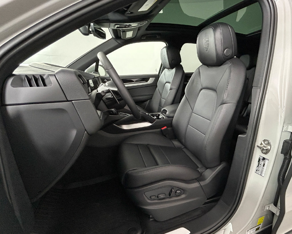 New 2026 Porsche Cayenne AWD/4WD image 5