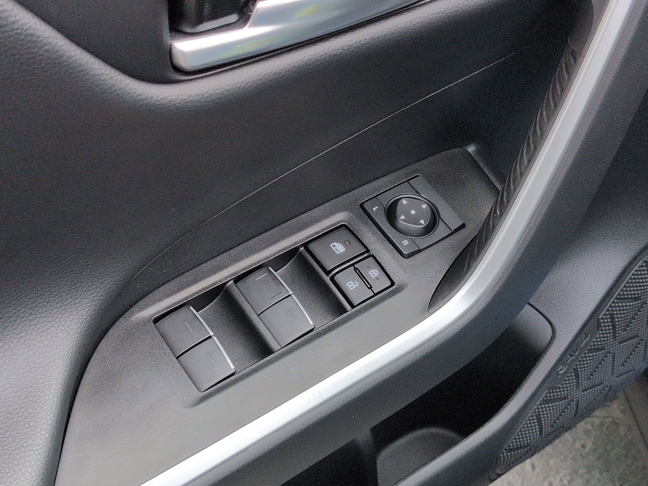 Used 2023 Toyota RAV4 XSE AWD/4WD image 15