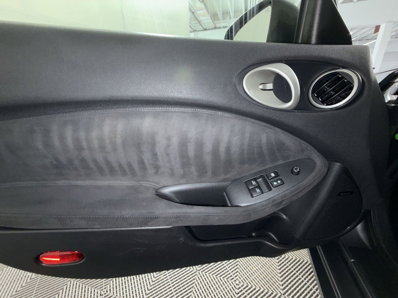 Used 2013 Nissan 370Z Touring w/ Sport Pkg RWD image 15