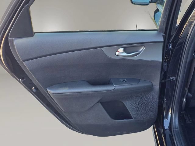 Used 2021 Kia Forte LXS FWD image 12