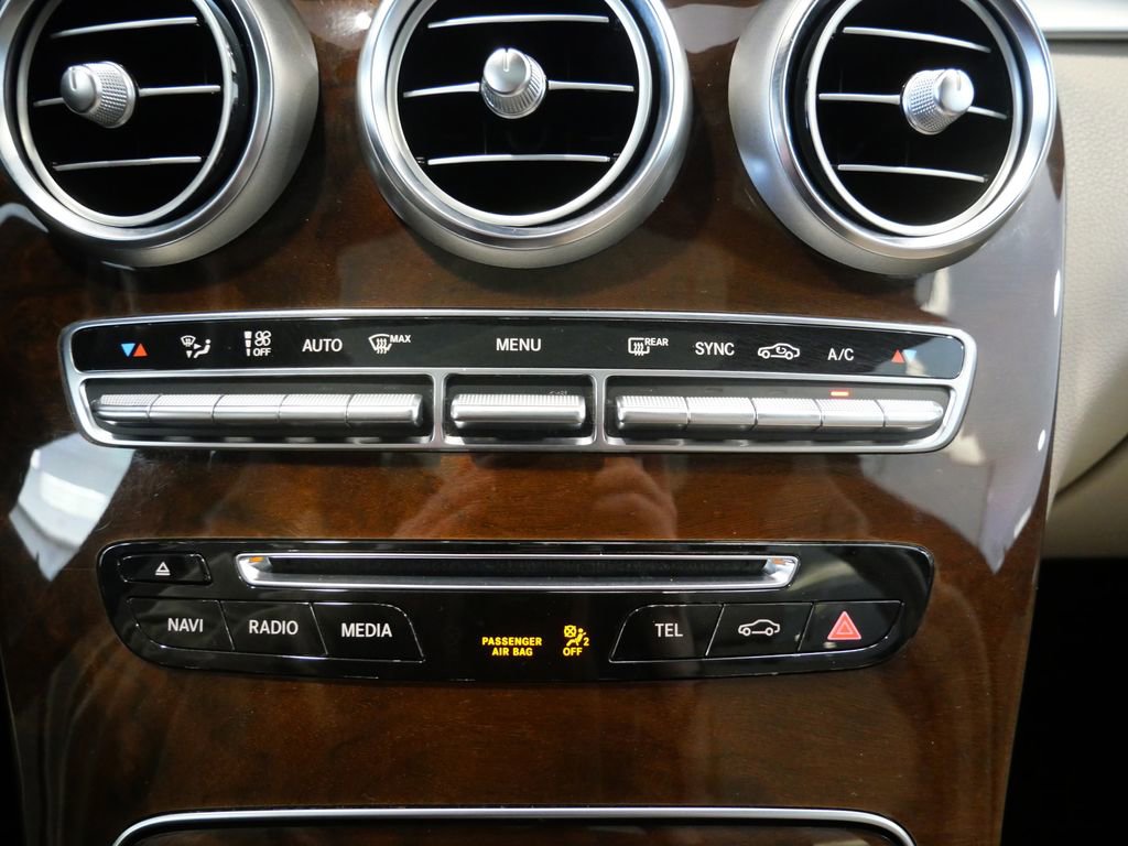 Used 2017 Mercedes-Benz GLC 300 4MATIC image 23