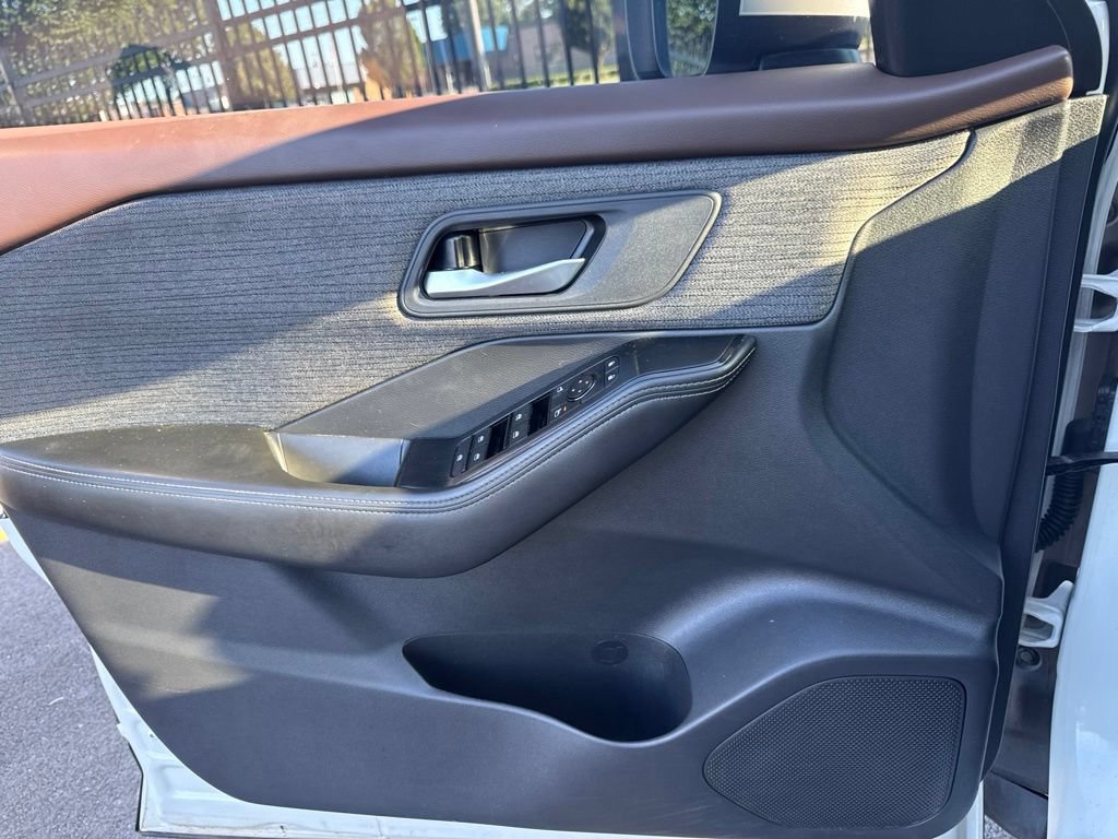 Used 2021 Nissan Rogue SV AWD/4WD image 9