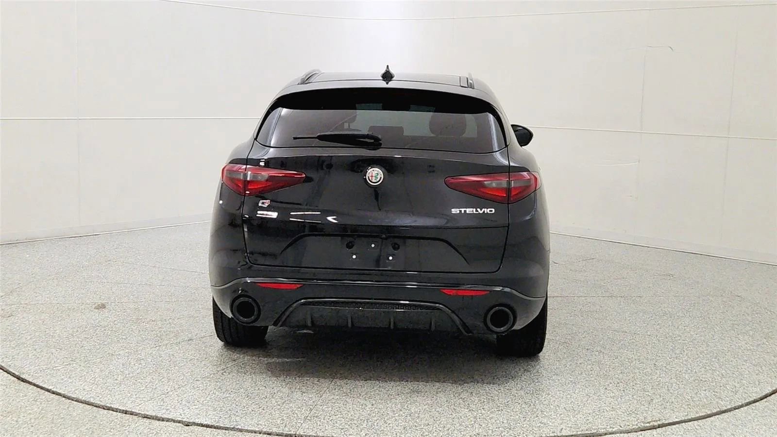 Used 2022 Alfa Romeo Stelvio Veloce AWD/4WD image 6
